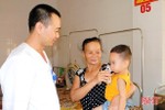 Bác sỹ Hà Tĩnh cảnh báo: Gần đây, nhiều em nhỏ bị ve chó ký sinh trong tai