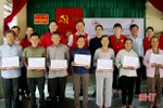 Hỗ trợ sinh kế cho 15 hộ dân là nạn nhân bom mìn ở Hà Tĩnh