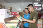 Tăng ca, thêm nhân viên để kịp cung ứng sách giáo khoa ở Hà Tĩnh