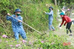 Không nghỉ cuối tuần, chiến sỹ cảnh sát biển ở Hà Tĩnh giúp dân làm nông thôn mới