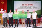 Vietcombank Hà Tĩnh trao tặng 350 triệu đồng cho công tác an sinh xã hội ở Lộc Hà