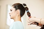 6 thói quen khiến tóc dễ gãy rụng