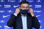 Chủ tịch Barca bị cáo buộc tham nhũng