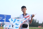 Học sinh trường làng ở Hà Tĩnh sáng chế máy bay mô hình điều khiển từ xa