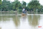 Nước lũ tiếp tục chia cắt nhiều địa phương ở huyện miền núi Hà Tĩnh