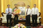 Thường trực Tỉnh ủy Hà Tĩnh tặng hoa chúc mừng Thiếu tướng Võ Trọng Hải