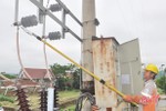 Giúp công nhân ngành điện an toàn khi lên lưới