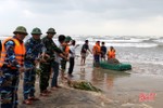 Giải cứu tàu Hải Phòng mắc cạn ở Hà Tĩnh, 16 thuyền viên đang ở trong khoang