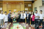 Phó Bí thư Thường trực Tỉnh ủy Hoàng Trung Dũng chúc mừng ngày Doanh nhân Việt Nam