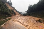 Cập nhật mưa lũ ở Hà Tĩnh: Quốc lộ 12C sạt lở, không thể lưu thông