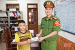 Nhặt được 1,9 triệu đồng, nam sinh lớp 6 ở Can Lộc mang nộp công an