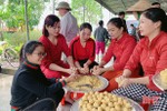 Phụ nữ thị xã Hồng Lĩnh nấu 3.000 bánh chưng ủng hộ người dân vùng lũ