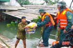 Bộ CHQS Hà Tĩnh hỗ trợ người dân vùng ngập lụt