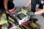 2,3 tấn cocaine vùi trong container than ở Paraguay