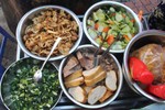 Kỳ lạ món ăn độn nhà nghèo thời bao cấp, thành đặc sản “xếp hàng” ở Hà Nội