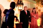 Ông Trump dự tiệc Halloween cùng trẻ em tại Nhà Trắng