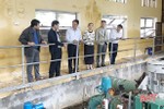 Đảng ủy Khối CCQ&DN Hà Tĩnh động viên Công ty CP Cấp nước sau mưa lũ