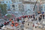 Động đất ở Thổ Nhĩ Kỳ làm 69 người chết, 940 người bị thương