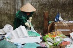 Các HTX môi trường ở Hà Tĩnh phải tăng ca, thuê thêm người... dọn rác