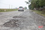 Sau mưa lũ, nhiều tuyến đường ở Can Lộc hư hỏng nặng