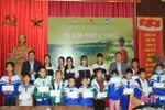 Viettel trao 80 suất học bổng “Vì em hiếu học” ở Nghi Xuân