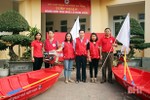 Trao 3 thuyền máy hỗ trợ các địa phương Hà Tĩnh ứng phó với bão số 13