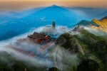 Dòng sông mây trên đỉnh núi cao nhất Việt Nam