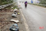 “Né” camera giám sát, người dân lại vứt rác trên tỉnh lộ 17