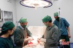 Vị bác sỹ ngoại khoa tuyến huyện Hà Tĩnh chưa từng “đầu hàng” những ca phẫu thuật khó