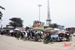 Thị trấn Hương Khê xử lý các điểm họp chợ trái phép, ki-ốt vi phạm hành lang ATGT