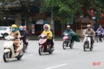 Bịt kín người khi ra đường vẫn co ro trong cái rét dưới 15 độ C ở Hà Tĩnh