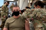 Lính Mỹ đồn trú tại Nhật Bản, Hàn Quốc tiêm vaccine ngừa Covid-19
