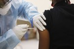 Gần 9 triệu người Mỹ đã được tiêm vaccine ngừa Covid-19