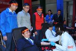 Chủ tịch UBND huyện Hương Khê cùng các tình nguyện viên hiến 294 đơn vị máu