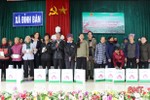 Ngân hàng Chính sách xã hội trao 300 suất quà tết cho người nghèo Hà Tĩnh