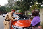 Công an TP Hà Tĩnh xử phạt 35 trường hợp dừng, đỗ xe sai quy định