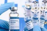 Vì sao một số người được tiêm vaccine vẫn dương tính với virus SARS-CoV-2?