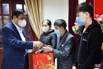 Phó Trưởng ban Thường trực Ban Tổ chức Trung ương trao 1.600 suất quà cho người nghèo Hà Tĩnh