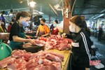 Thực phẩm ngày cận tết ở Hà Tĩnh: Hàng thịt tăng nhẹ, rau khá rẻ!