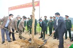 Thường trực Tỉnh ủy Hà Tĩnh tham gia trồng cây đầu năm tại các địa phương