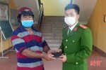 Nhặt được ví tiền, một nông dân ở Can Lộc tìm người trả lại