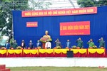 Chủ tịch UBND tỉnh Trần Tiến Hưng dự lễ giao nhận quân ở Hương Khê