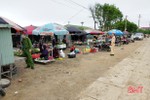 Thị xã Kỳ Anh ra quân xử lý tình trạng chợ tự phát lấn quốc lộ tại phường Kỳ Phương