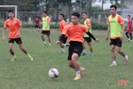 Cầu thủ Hồng Lĩnh Hà Tĩnh tập luyện chuẩn bị tiếp đón Hoàng Anh Gia Lai trên sân nhà
