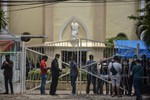 Đánh bom liều chết tại nhà thờ ở Indonesia, 16 người thương vong