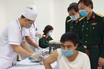 45 quân nhân Hà Tĩnh đầu tiên được tiêm vắc xin ngừa Covid -19