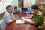 Khống chế người đàn ông gây rối tại điểm cấp căn cước công dân lưu động ở Hà Tĩnh