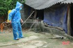 ĐVTN huyện Vũ Quang giúp dân tiêu độc khử trùng phòng dịch bệnh