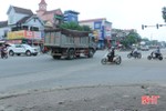 Hà Tĩnh: Đèn tín hiệu giao thông chập chờn, người dân đi lại khó khăn