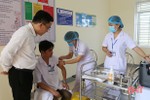 Lãnh đạo Sở Y tế Hà Tĩnh kiểm tra công tác tiêm vắc-xin phòng dịch Covid-19 ở Thạch Hà